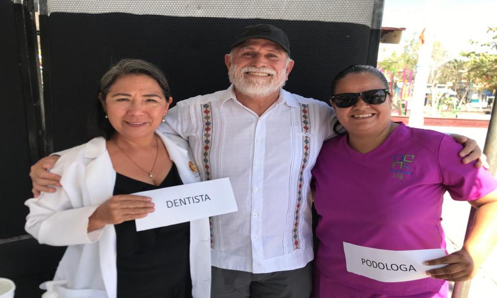 Atienden universitarios a habitantes de Ixtapa con “Tejidos Comunitarios”