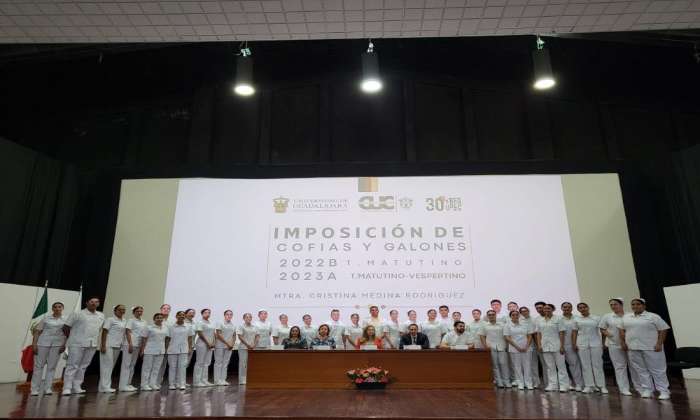 Se realiza el acto académico de imposición de cofías y galones