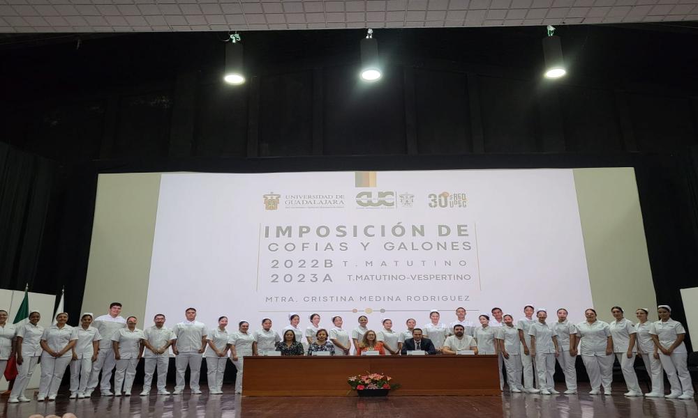 Se realiza el acto académico de imposición de cofías y galones