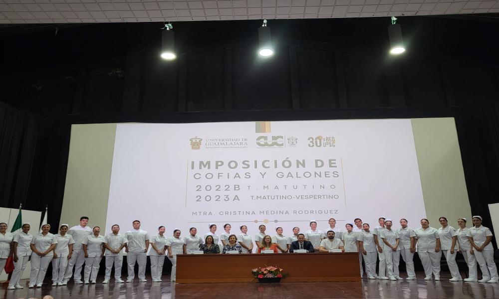 Se realiza el acto académico de imposición de cofías y galones