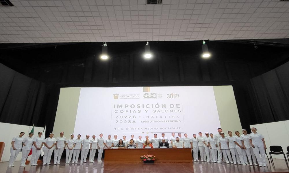 Se realiza el acto académico de imposición de cofías y galones