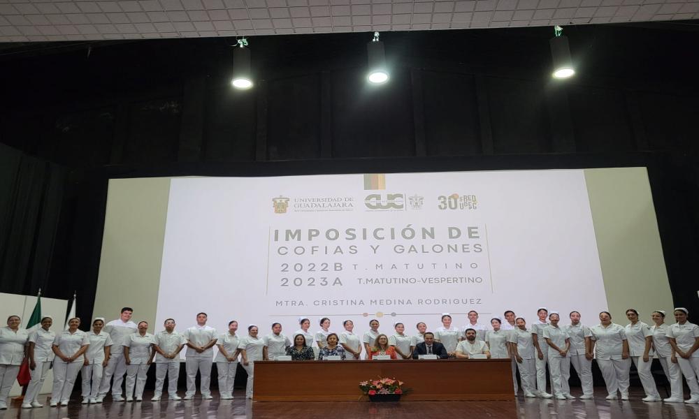 Se realiza el acto académico de imposición de cofías y galones