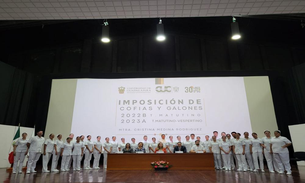 Se realiza el acto académico de imposición de cofías y galones