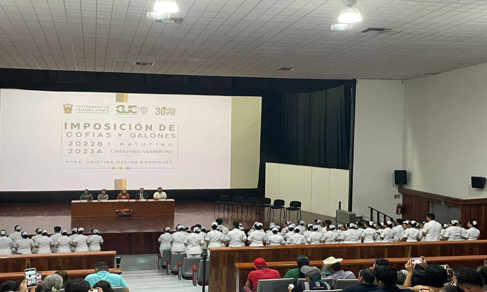 Se realiza el acto académico de imposición de cofías y galones