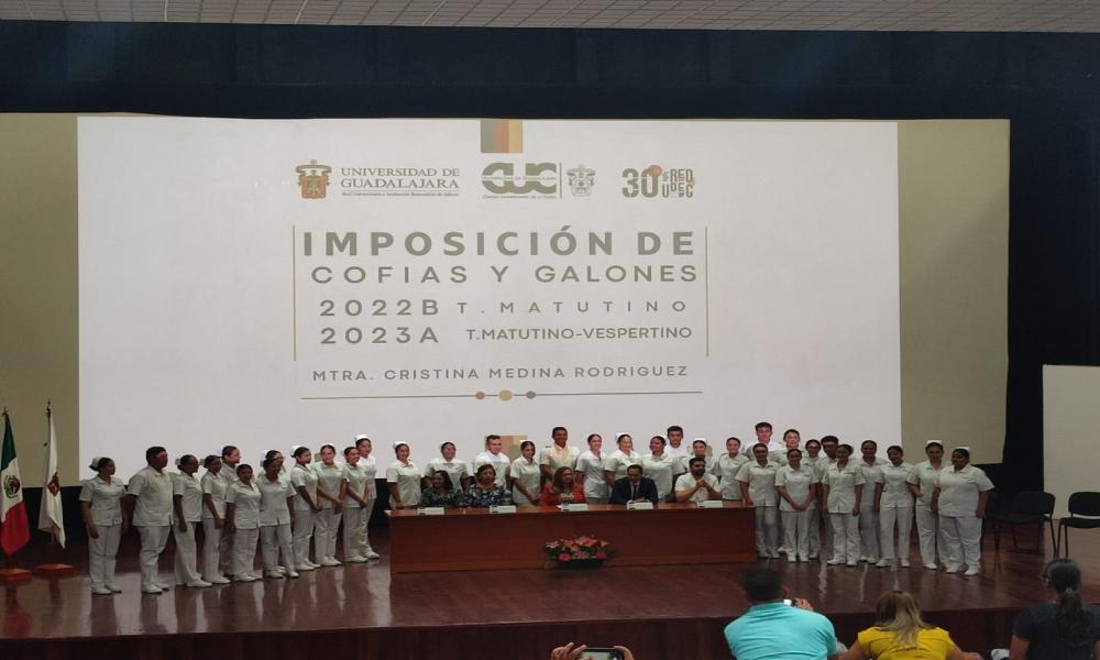 Se realiza el acto académico de imposición de cofías y galones