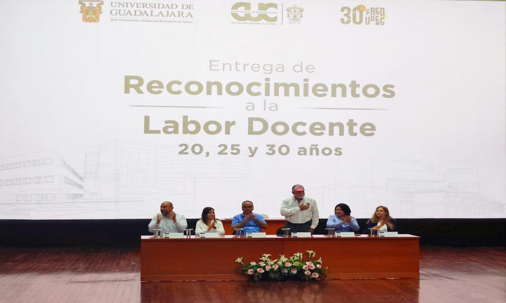 Reconocen a Profesores y Profesoras por 20, 25 y 30 años de labor académica