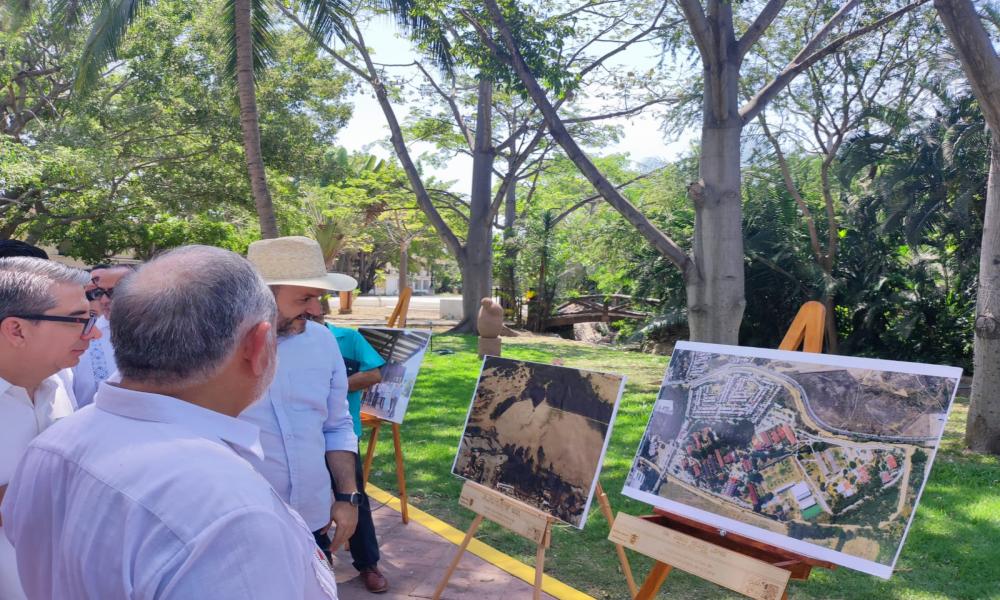 Develaron placas y corte de listón en espacios nuevos en el Centro Universitario de la Costa