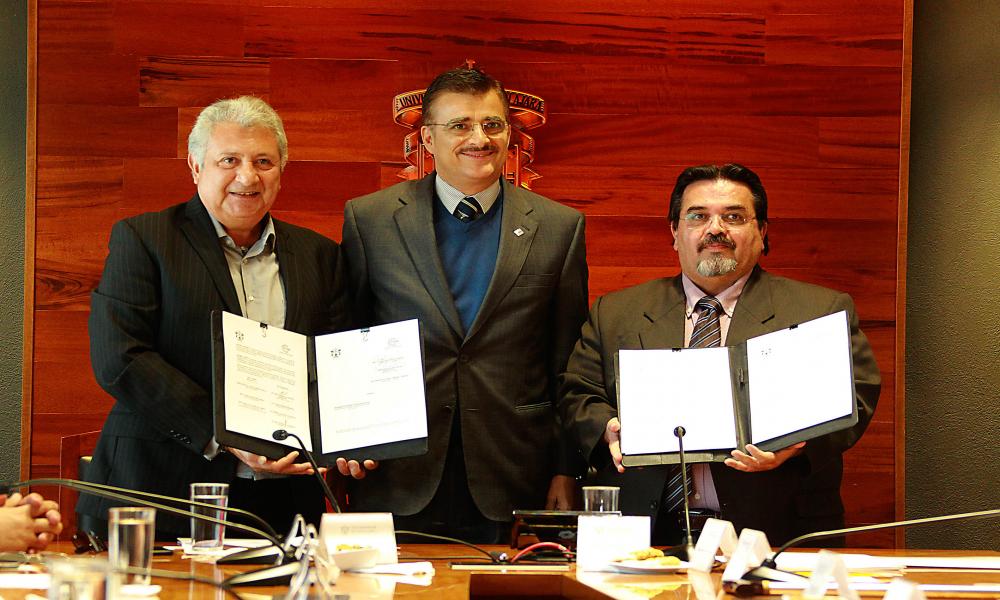 UdeG firma convenio con el Consejo Coordinador de Puerto Vallarta