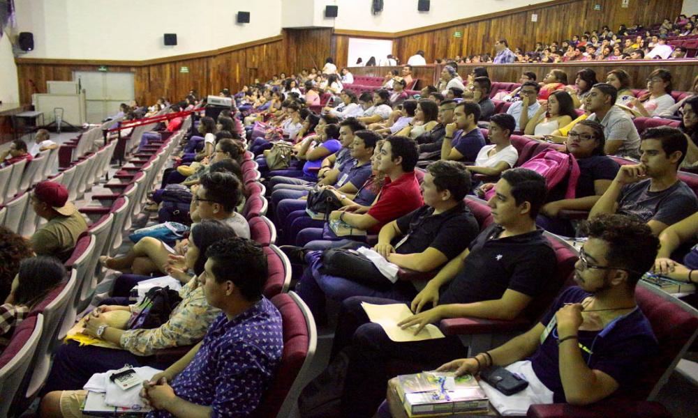 Fortalece CUCosta cooperación académica con Programa Delfín