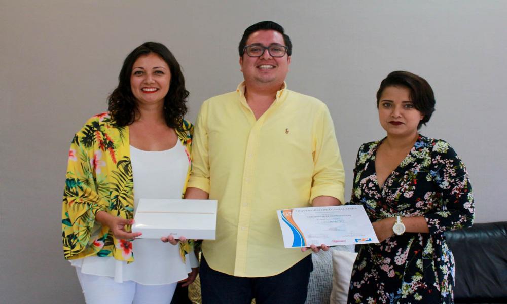 Premian a ganador de la competencia “Menos es más”