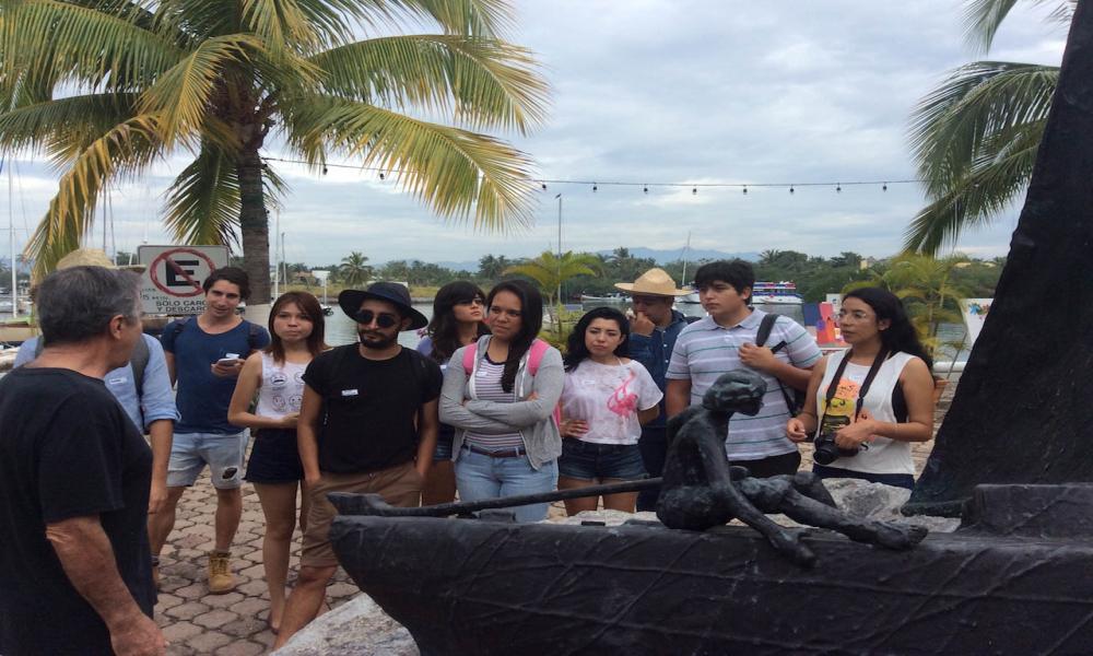 Crean universitarios “Arte de la tierra” en Nuevo Vallarta