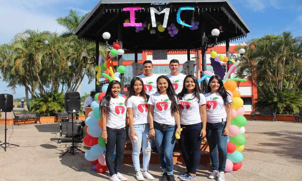 Informan sobre trastornos alimenticios en Feria de la salud