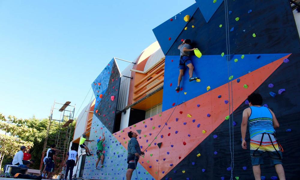 Capacitan a docentes en técnicas de seguridad para muro de escalar