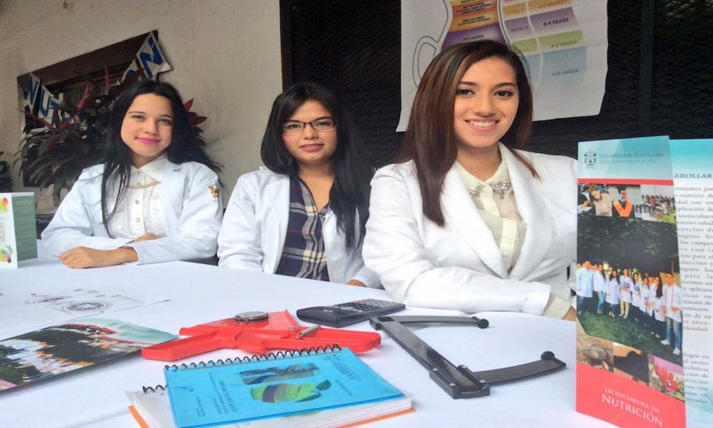 Conmemoran universitarios Día del nutriólogo