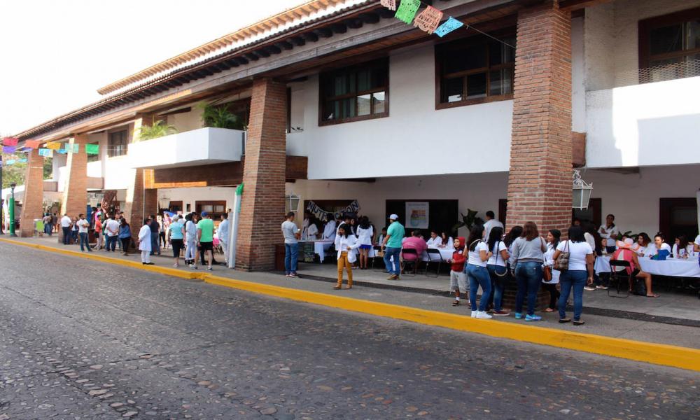 Conmemoran universitarios Día del nutriólogo