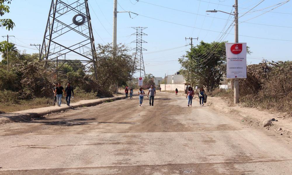 Beneficiará a universitarios pavimentación de vialidad de acceso al CUCosta