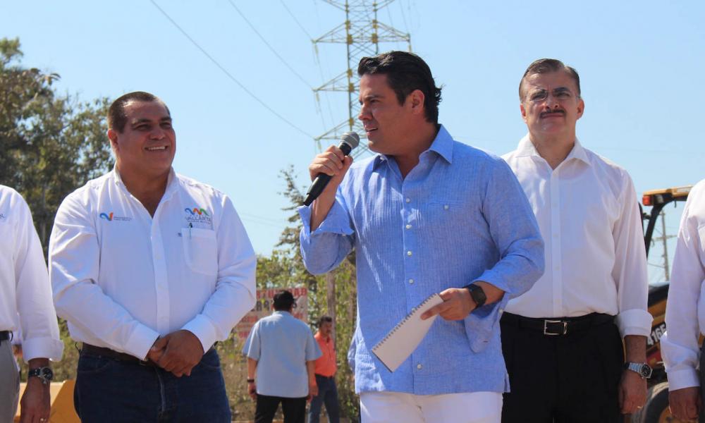 Beneficiará a universitarios pavimentación de vialidad de acceso al CUCosta