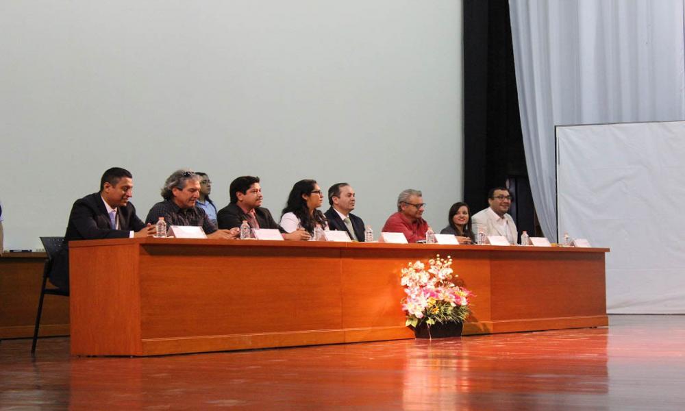 Se gradúan ingenieros en Multimedia, Computación y Telemática del CUCosta