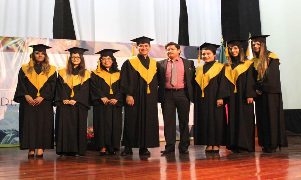 Se gradúan ingenieros en Multimedia, Computación y Telemática del CUCosta