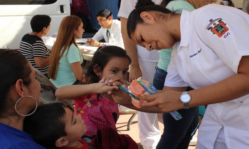 Lleva CUCosta Brigadas Universitarias al municipio de Tomatlán