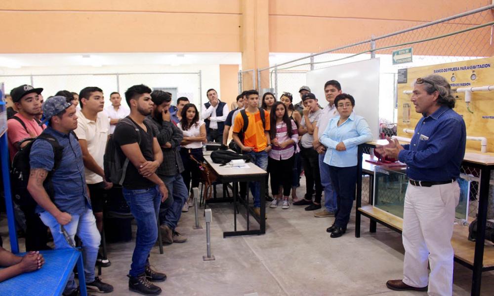 Refuerza CUCosta equipamiento en talleres de Ingeniería Civil y Arquitectura