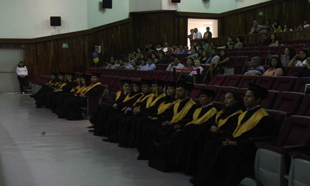 Egresa 22da. generación de Diseño Gráfico del CUCosta