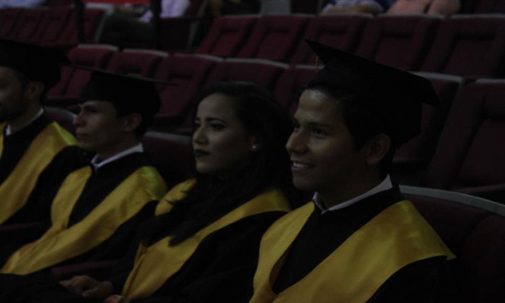 Egresa 22da. generación de Diseño Gráfico del CUCosta