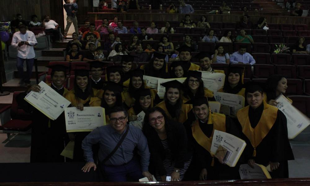 Egresa 22da. generación de Diseño Gráfico del CUCosta