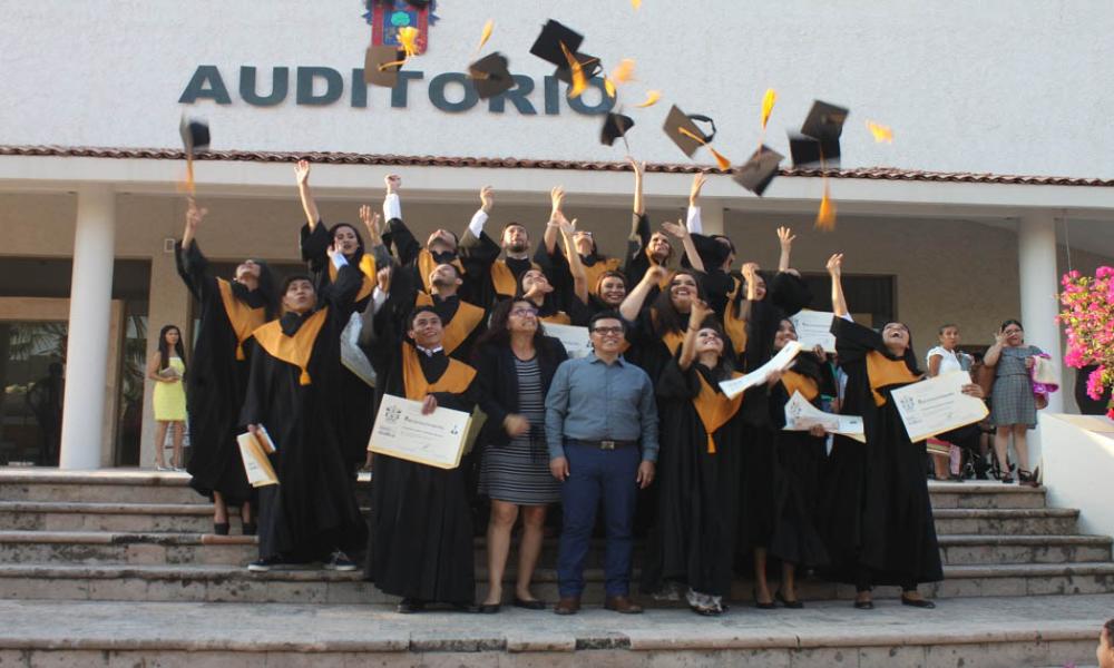 Egresa 22da. generación de Diseño Gráfico del CUCosta