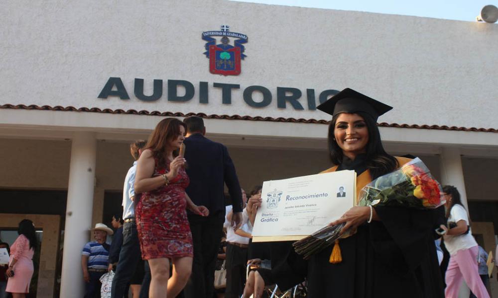 Egresa 22da. generación de Diseño Gráfico del CUCosta