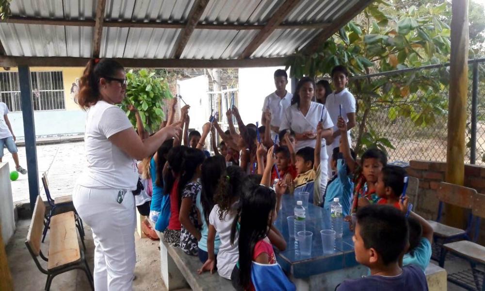 Benefician estudiantes de Enfermería a pobladores de Cabo Corrientes