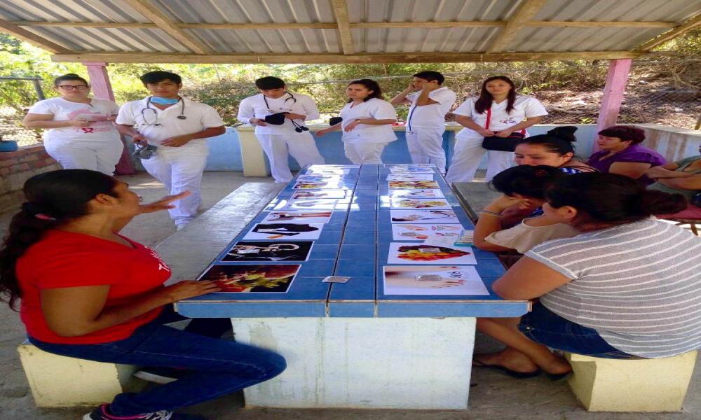 Benefician estudiantes de Enfermería a pobladores de Cabo Corrientes