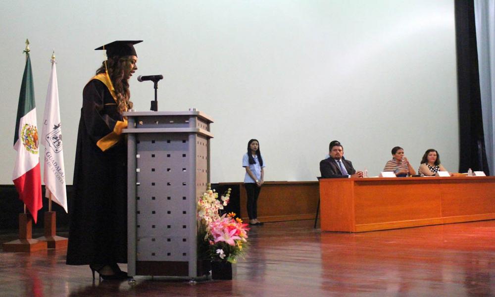 Rinden protesta egresados de Contaduría Pública del CUCosta