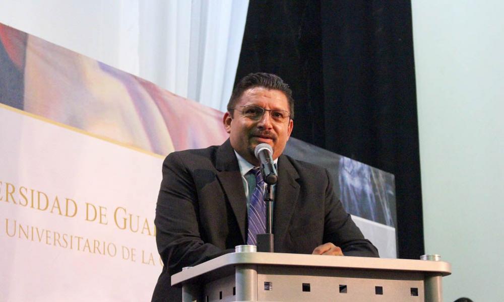 Rinden protesta egresados de Contaduría Pública del CUCosta