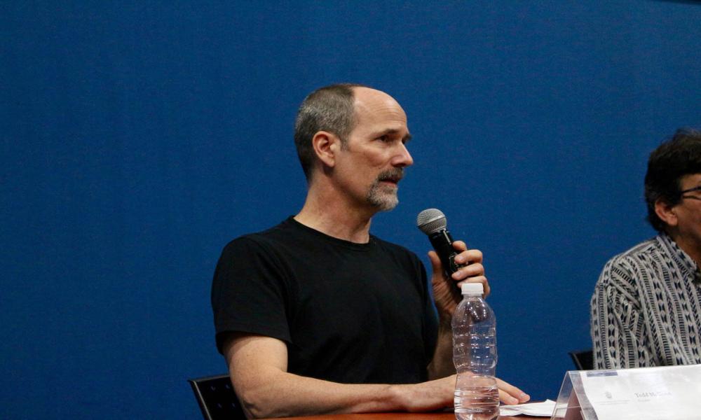 Presentan documental “The Lost Bird Project” a estudiantes de Biología