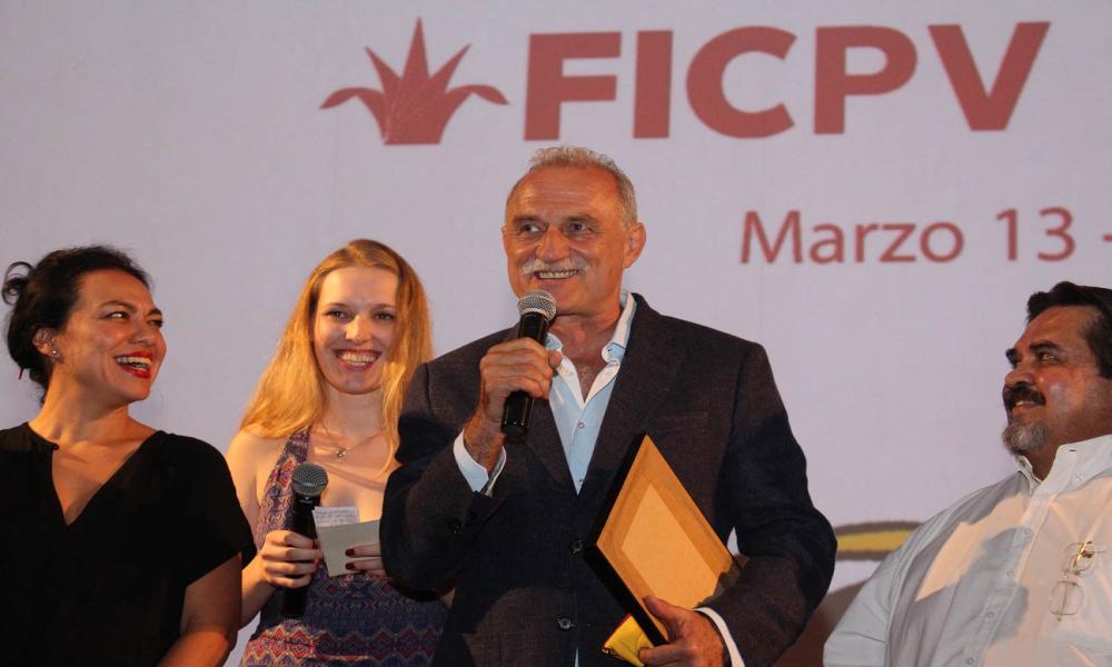 Recibe Ofelia Medina la presea “La iguana de oro”