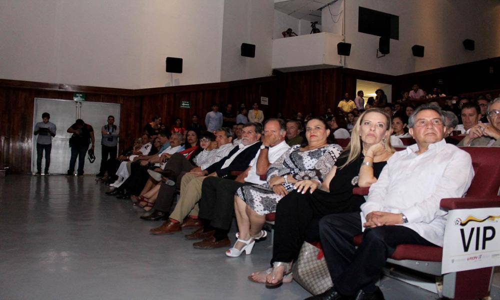 Recibe Ofelia Medina la presea “La iguana de oro”