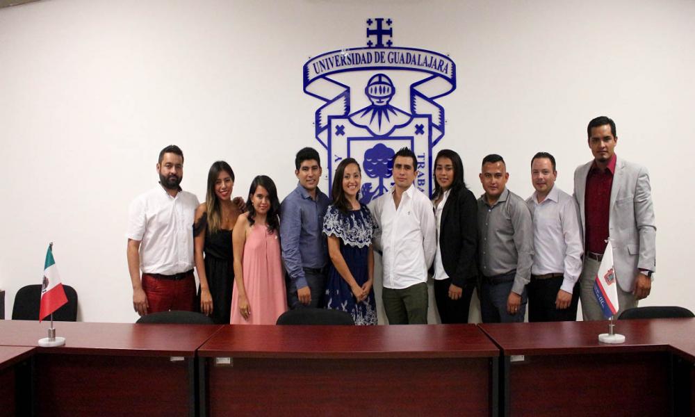 Se titulan primeros 5 licenciados en Cultura Física y Deportes