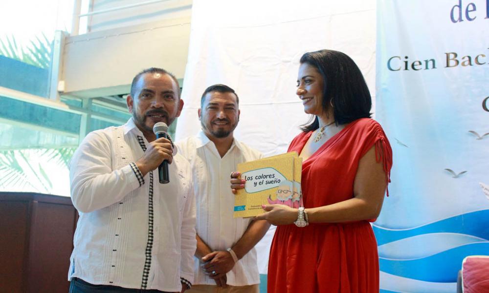 Poetas y bachilleres de Puerto Vallarta sostienen diálogo literario
