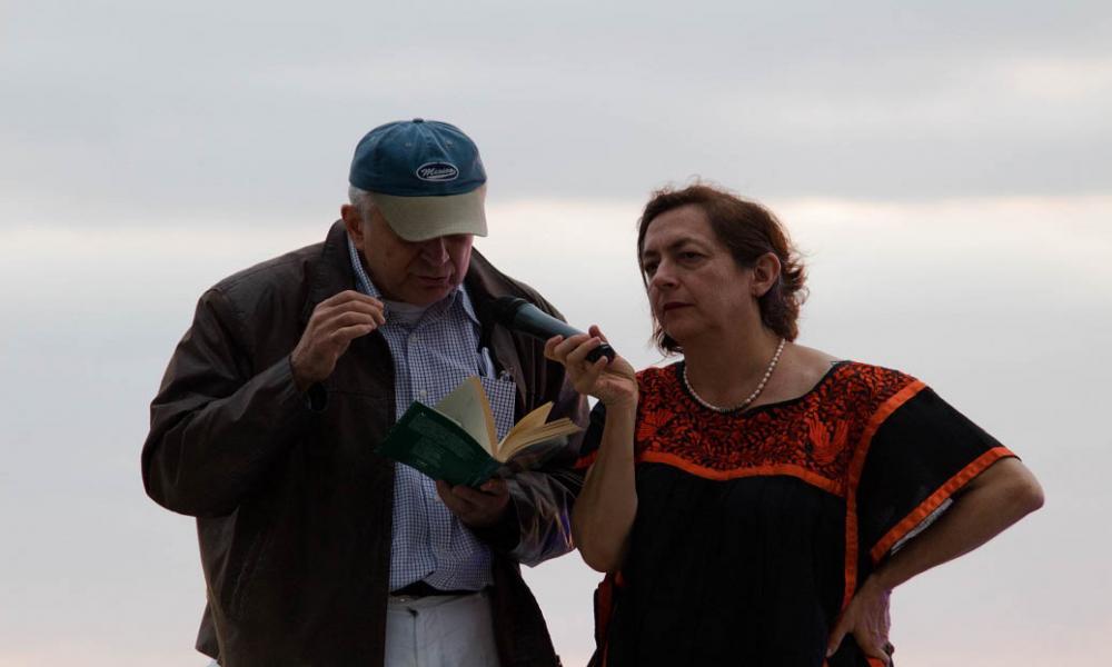 Recibe poeta Marco Antonio Campos presea “El Caracol de Plata”