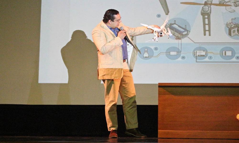 Reconocen a estudiantes destacados de División de Ingenierías CUCosta