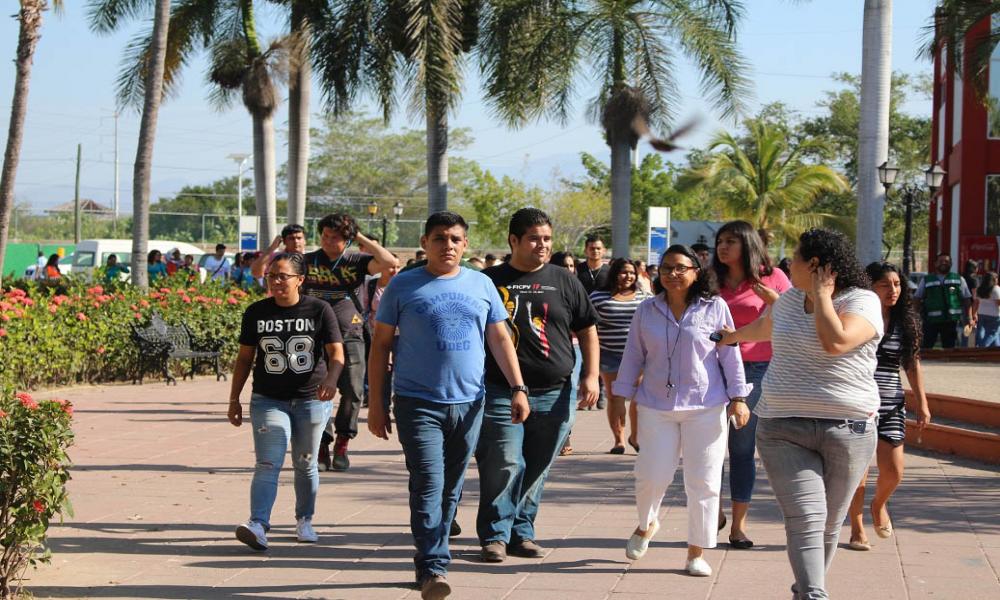 Moviliza CUCosta a más de 850 personas en macrosimulacro”