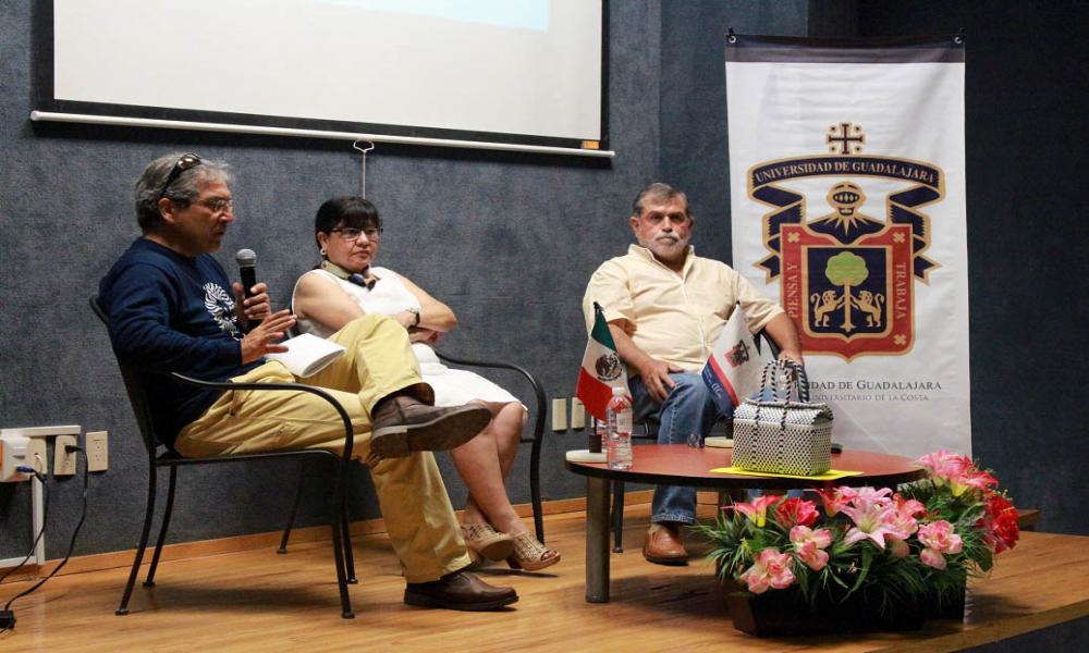 Presentan proyectos de investigación en coloquio de Ciencias Sociales