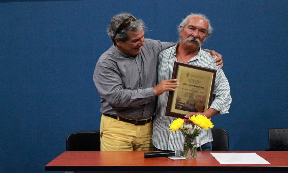 Reconocen trayectoria profesional del arquitecto Juan Carlos Chavoya