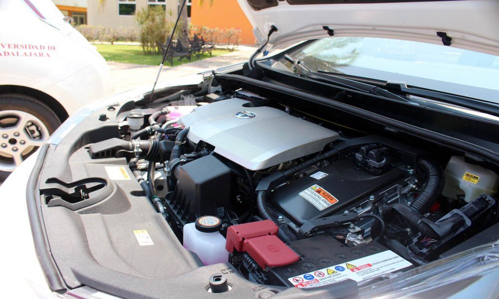 Inicia CUCosta renovación vehicular con autos ecológicos