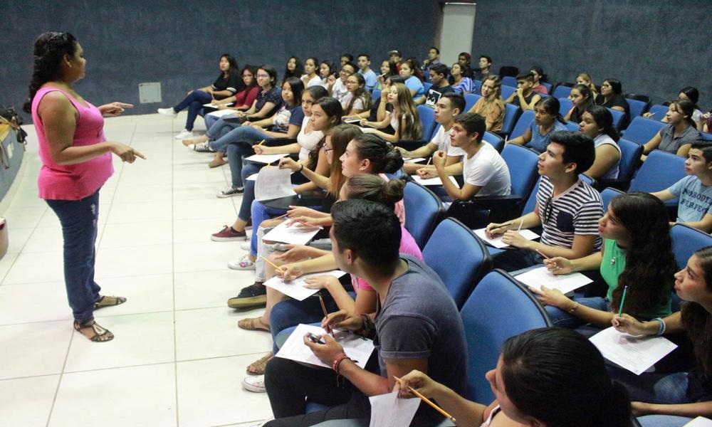 Admite UdeG a 70 mil 997 alumnos en niveles medio superior y superior