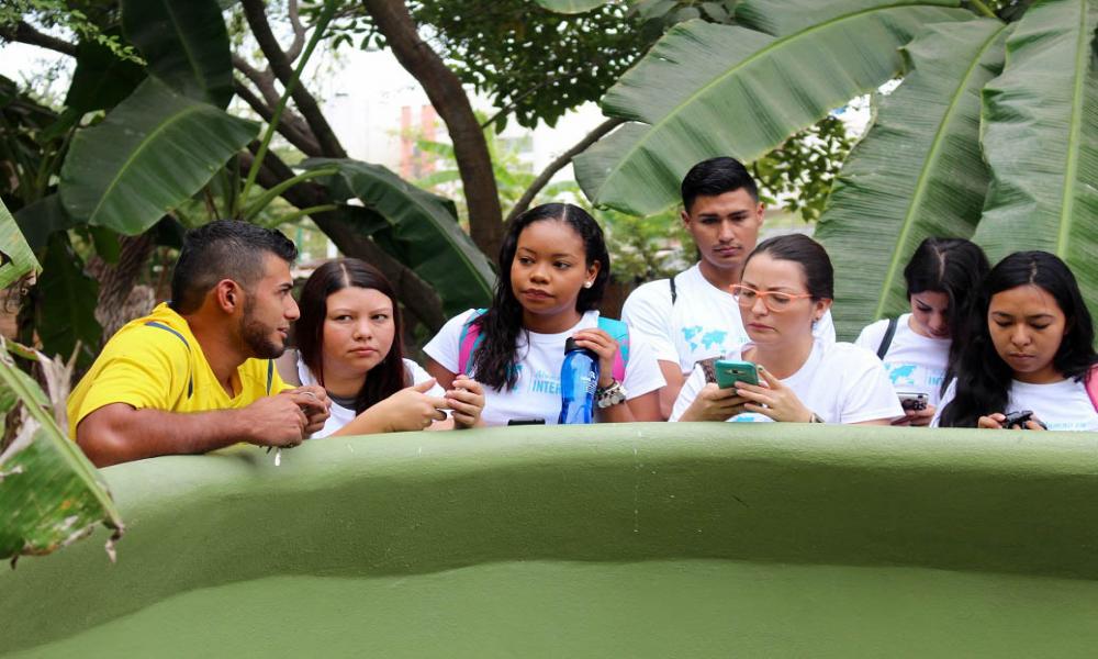 Lanza CUCosta programa de vinculación “Un día como universitarios”