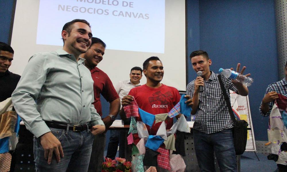 Promueven capacitación y desarrollo de habilidades de estudiantes del CUCosta