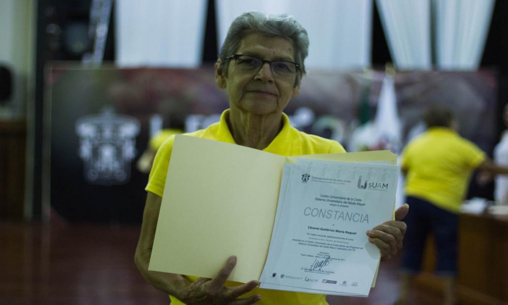 Cerca de 200 adultos mayores concluyen cursos del SUAM
