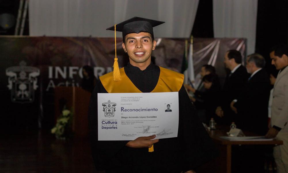 Egresa tercera generación de Licenciatura en Cultura Física y Deportes